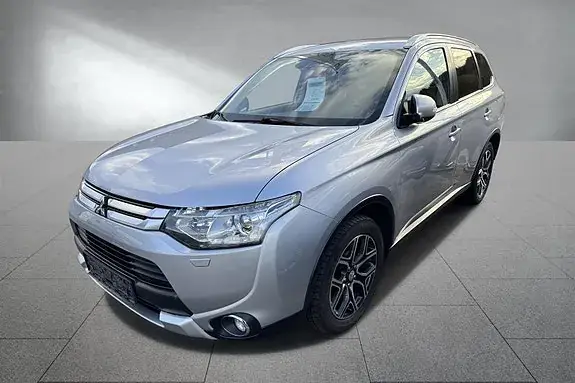 Mitsubishi Outlander 2015 photo 3