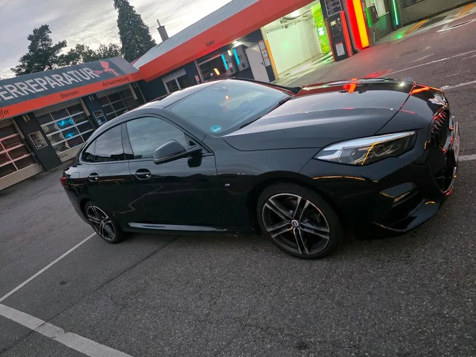 BMW 218I