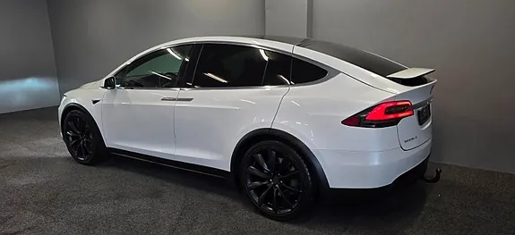 Tesla Model X 2018 photo 4