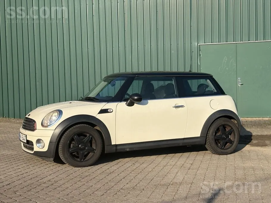Mini Cooper 2010 photo 2