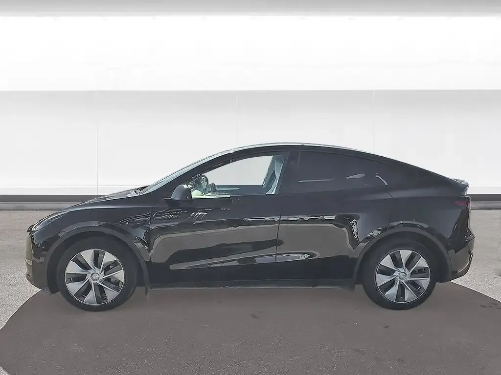 Tesla Model Y 2024 photo 2