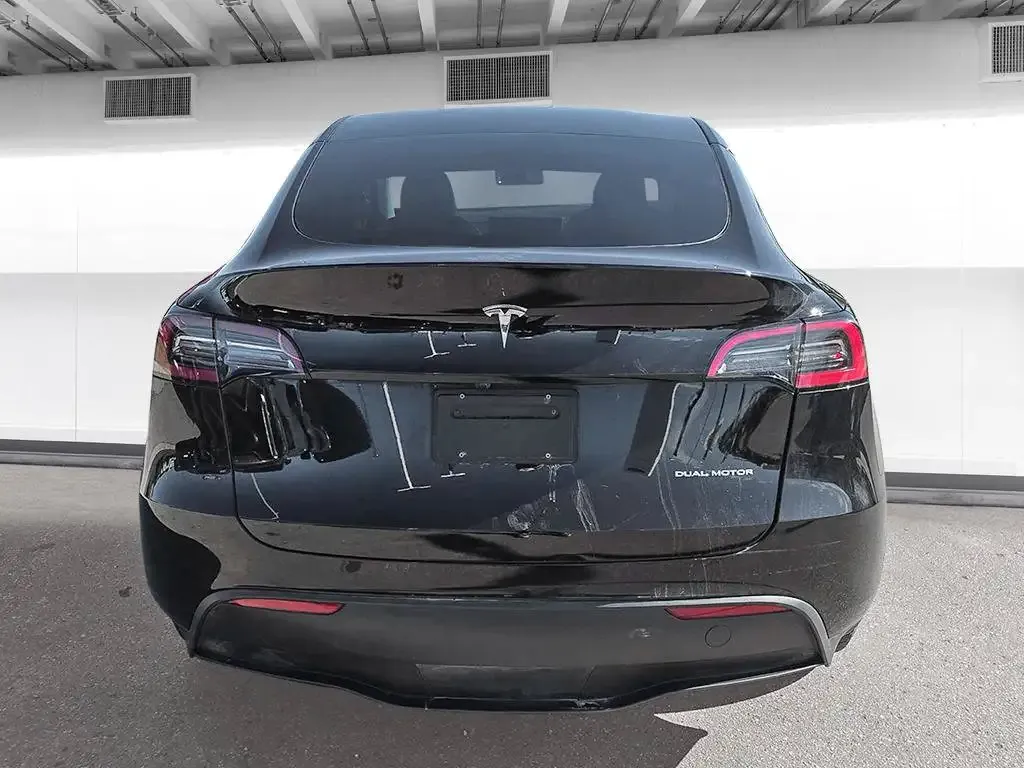 Tesla Model Y 2024 photo 4