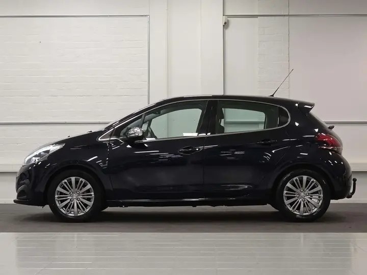 Peugeot 208 2016 photo 5