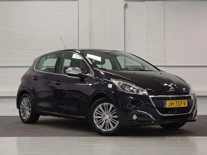 Peugeot 208 2016 photo 3