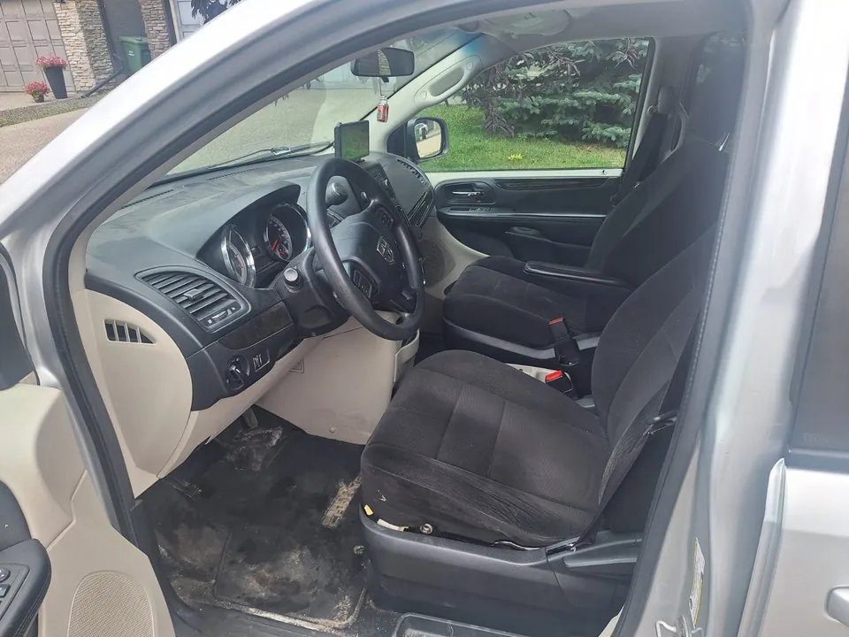 Dodge Grand Caravan 2012 photo 5