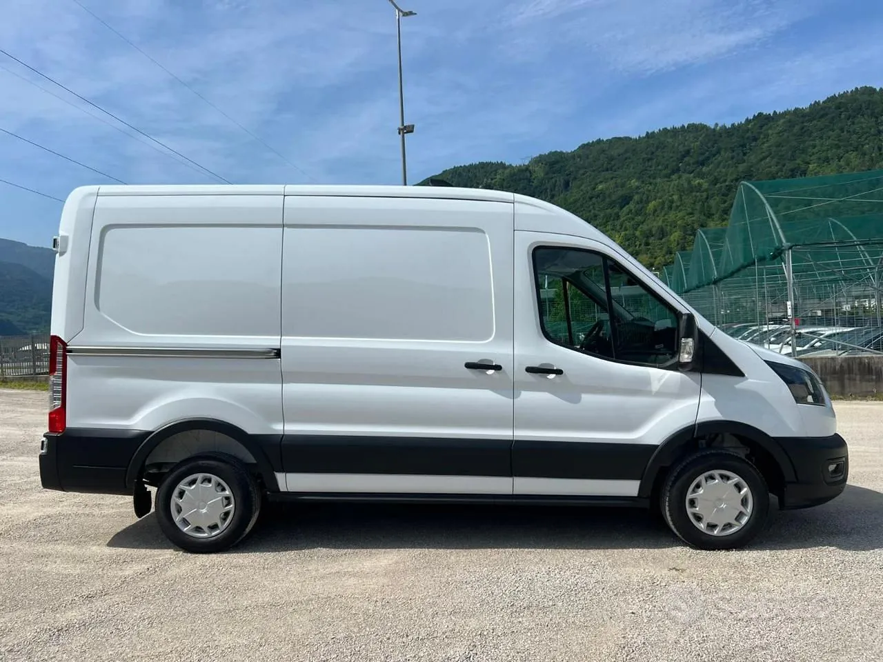 Ford Transit 2025 photo 4