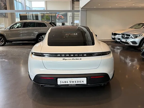 Porsche Taycan Turbo S 2020 photo 4