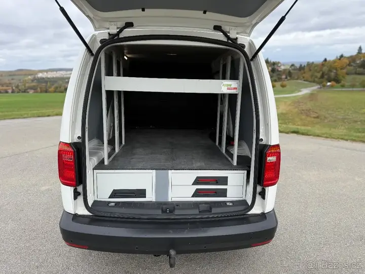 Volkswagen Caddy Maxi 2016 photo 2