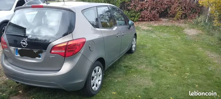 Opel Meriva 2011 photo 2