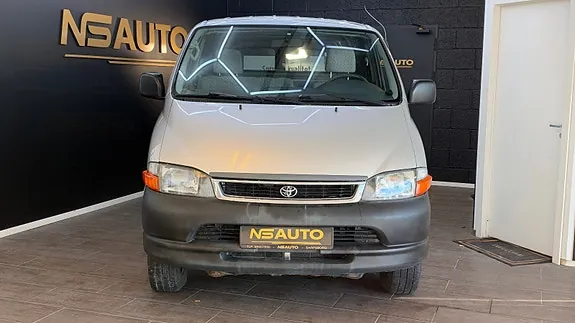Toyota Hiace 2005 photo 2