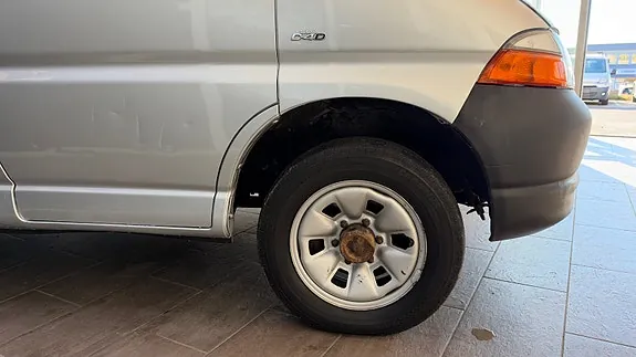 Toyota Hiace 2005 photo 4