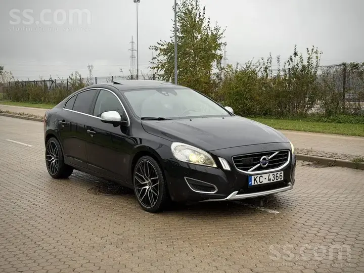 Volvo S60 2011 photo 2