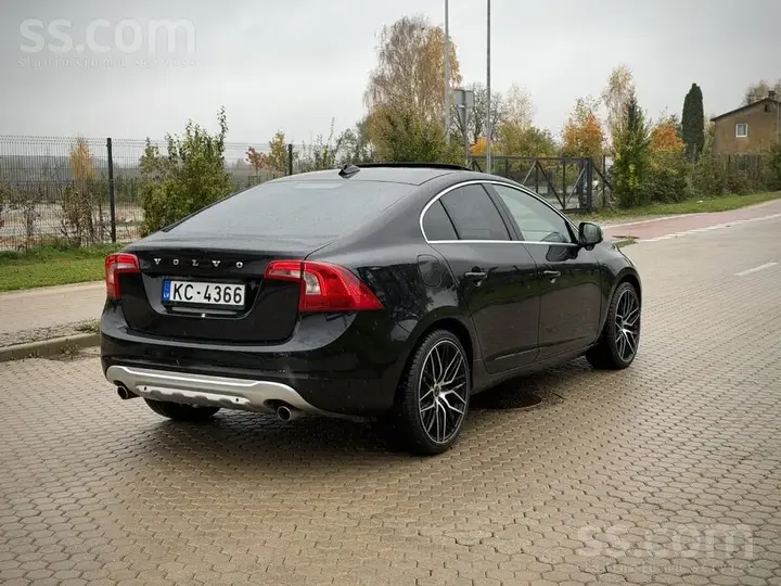 Volvo S60 2011 photo 3