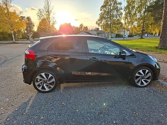 Kia Rio 2015 photo 2