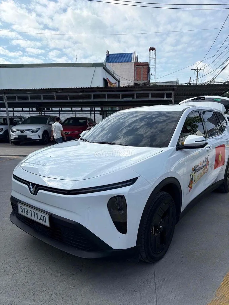 Vinfast Mpv7