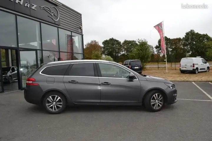 Peugeot 308 2018 photo 3