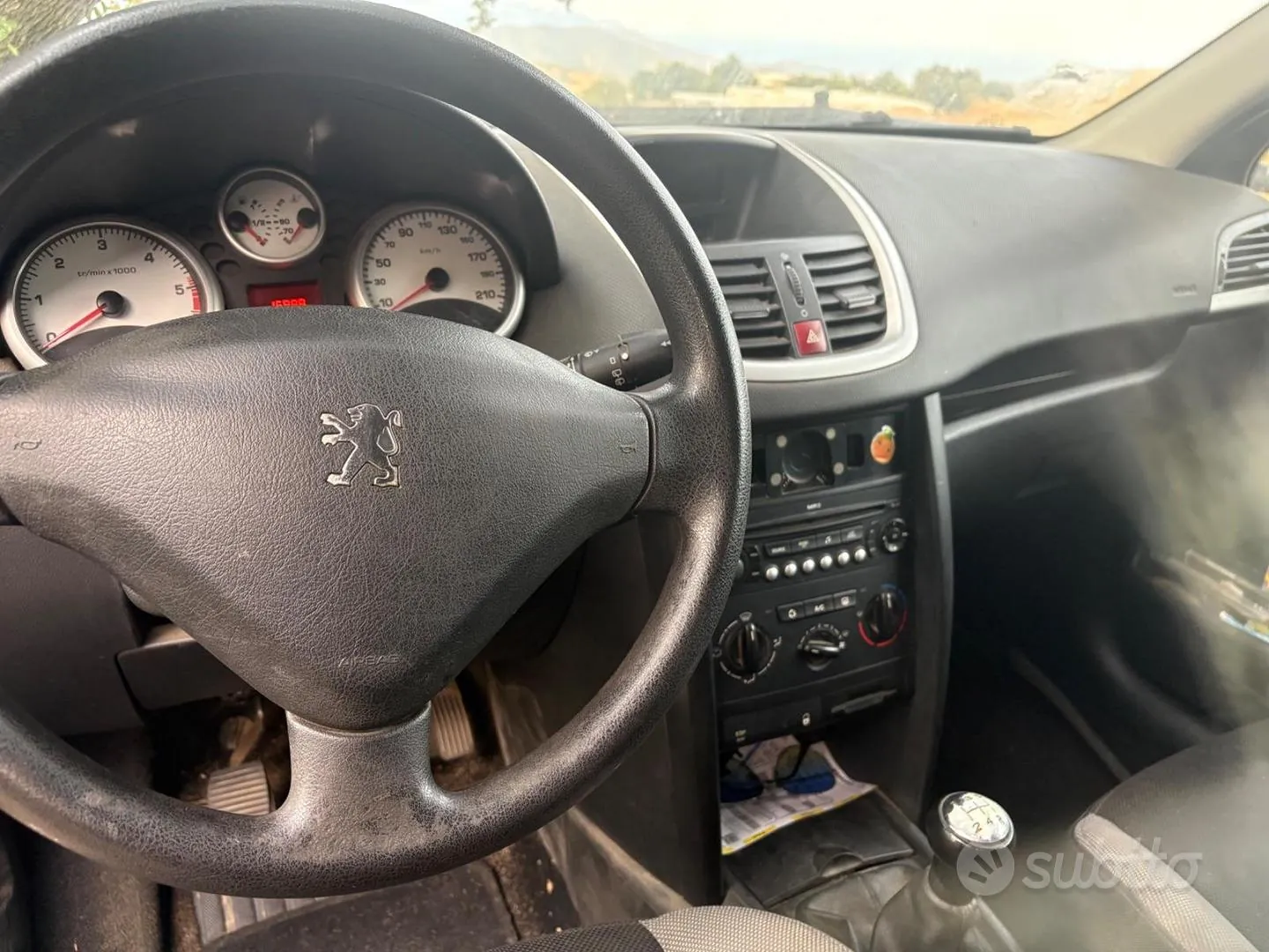 Peugeot 207 2008 photo 2
