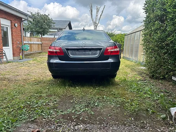 Mercedes-Benz E200 2012 photo 4