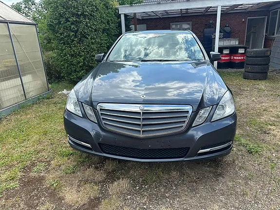 Mercedes-Benz E200 2012 photo 2