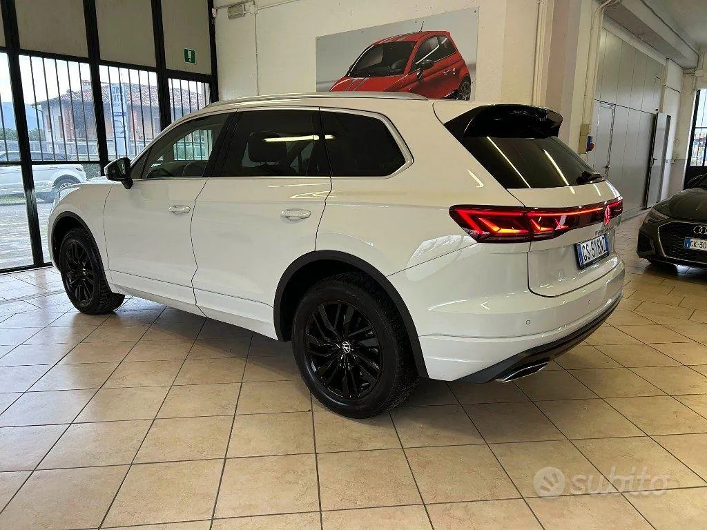 Volkswagen Touareg 2024 photo 4