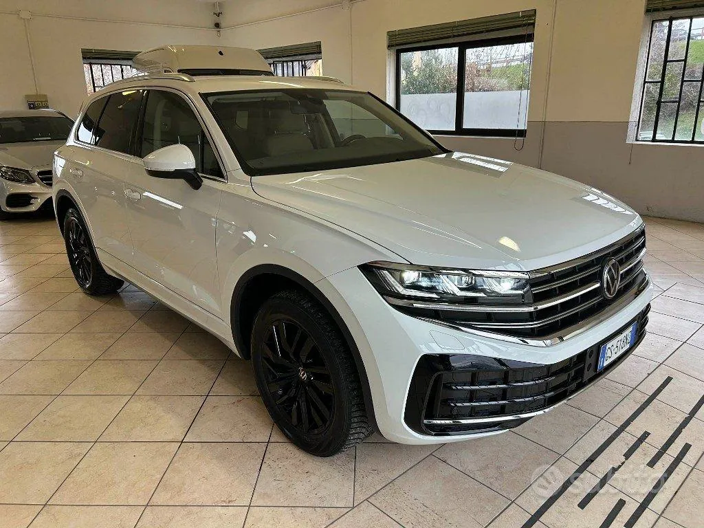 Volkswagen Touareg 2024 photo 2