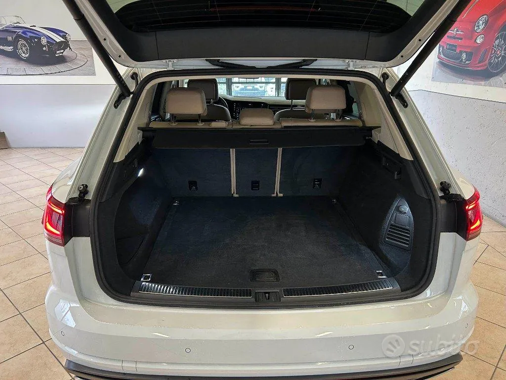 Volkswagen Touareg 2024 photo 5