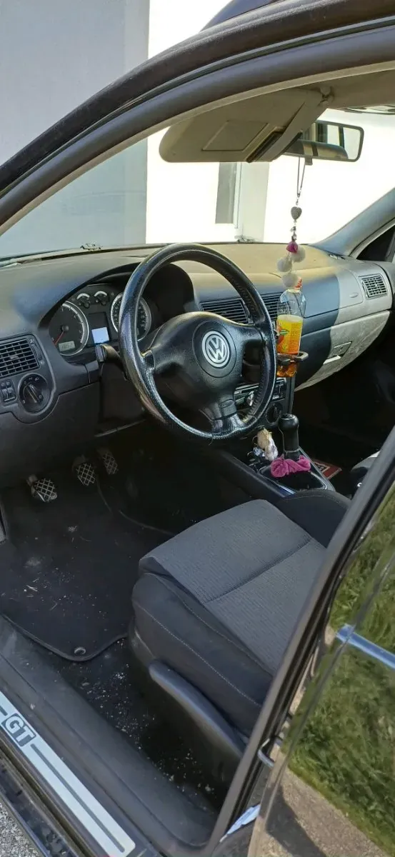Volkswagen Golf 2003 photo 2