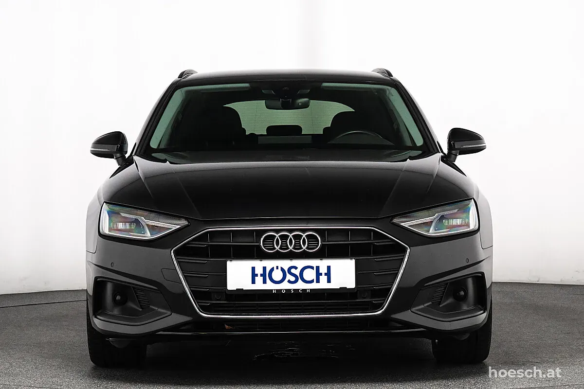 Audi A4 2022 photo 2