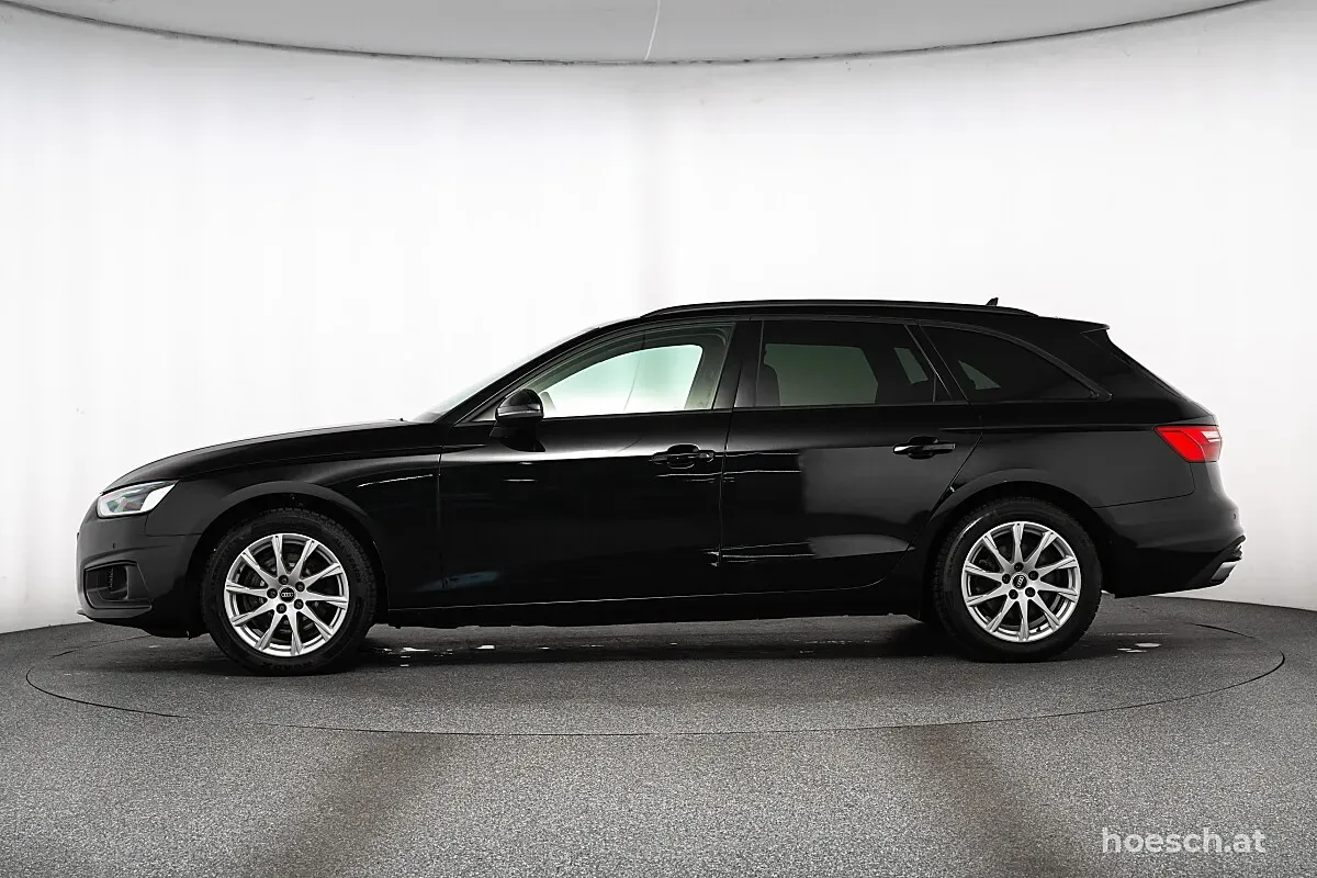 Audi A4 2022 photo 3