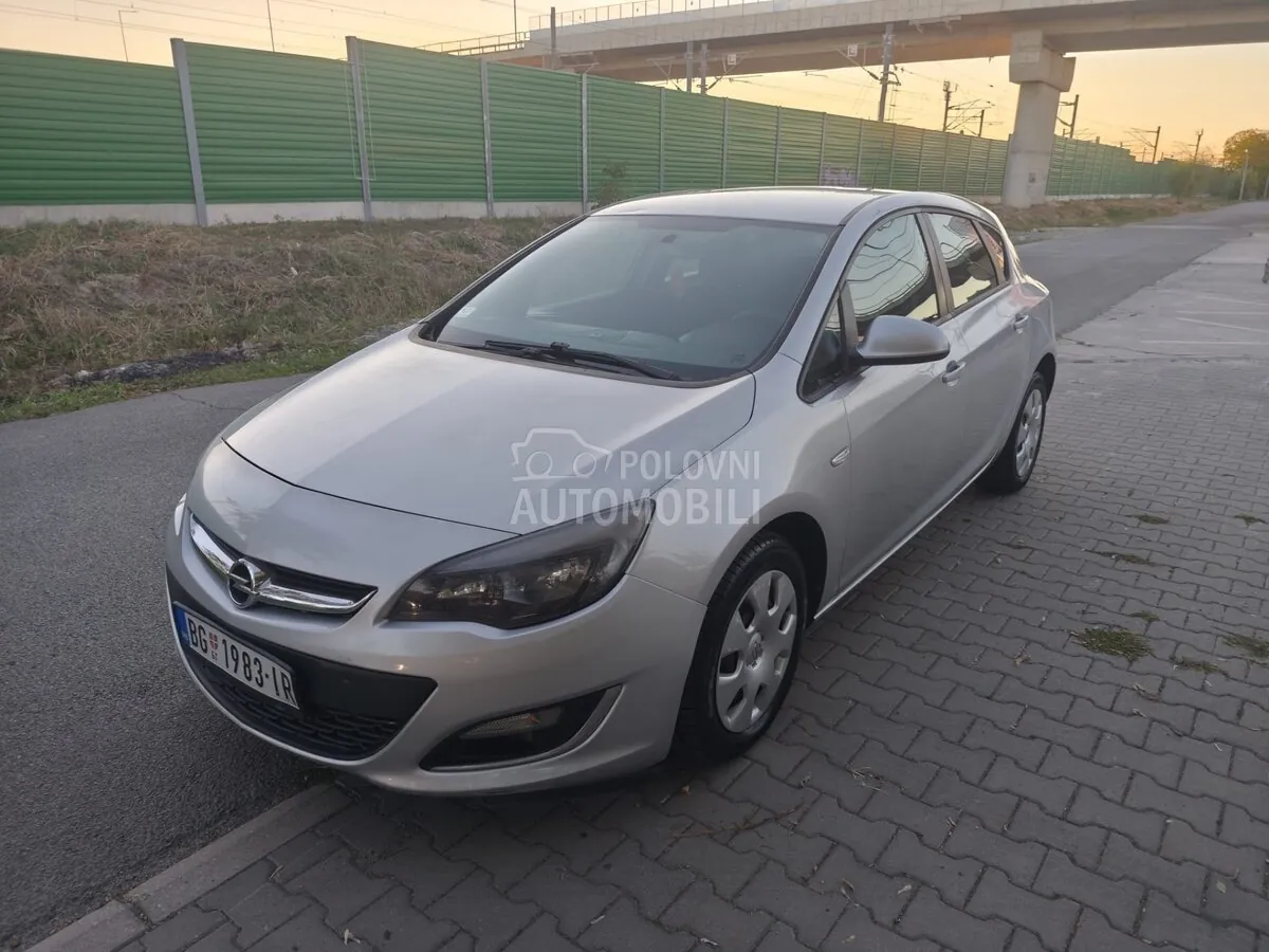 Opel Astra J