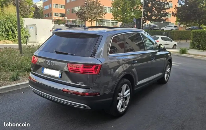 Audi Q7 2016 photo 2