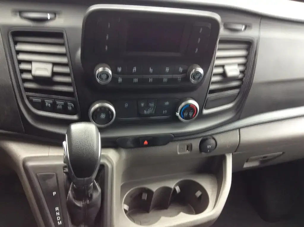 Ford Transit 2025 photo 5