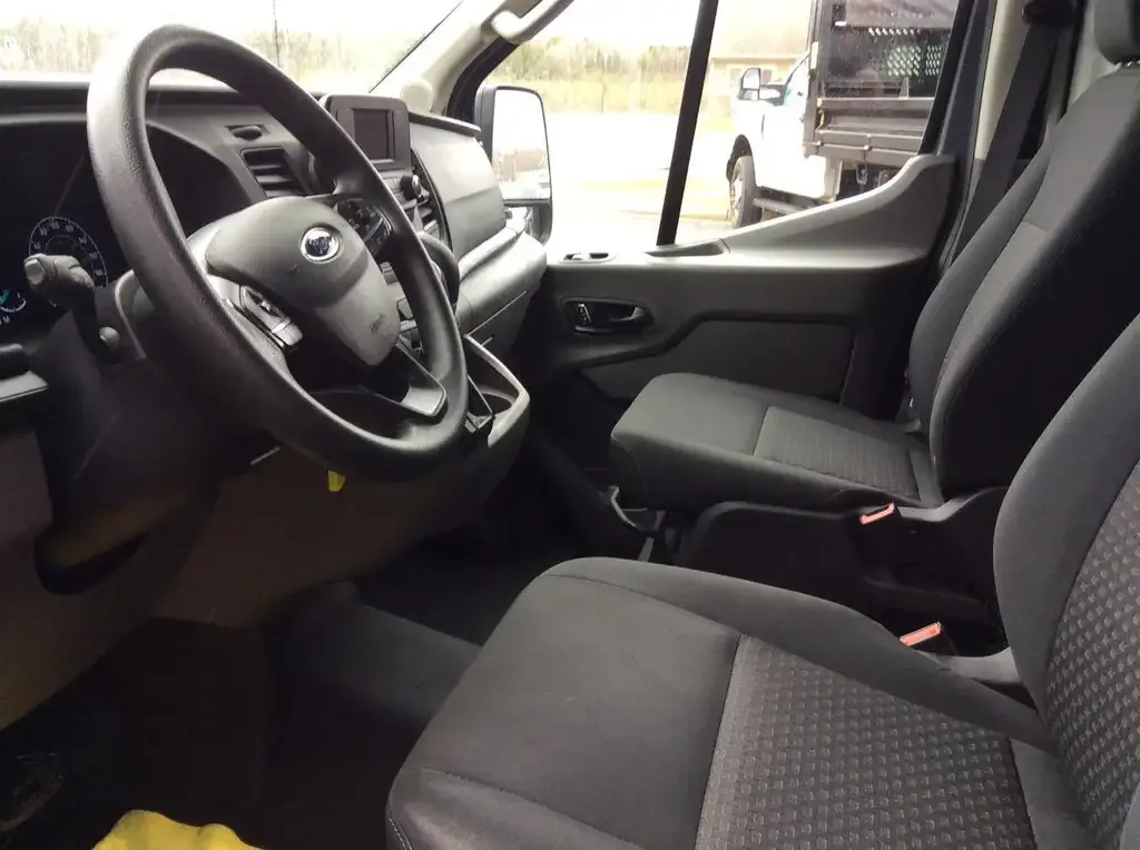 Ford Transit 2025 photo 4