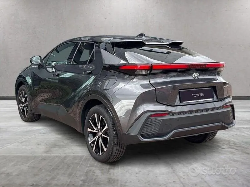 Toyota C-Hr 2025 photo 2
