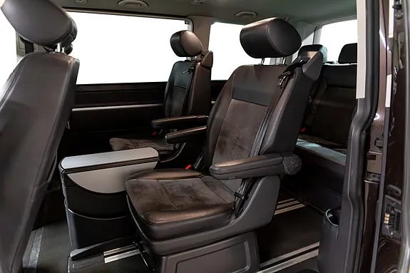 Volkswagen Multivan 2011 photo 5