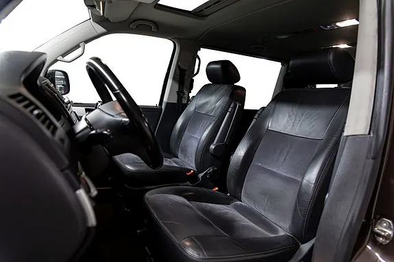 Volkswagen Multivan 2011 photo 3