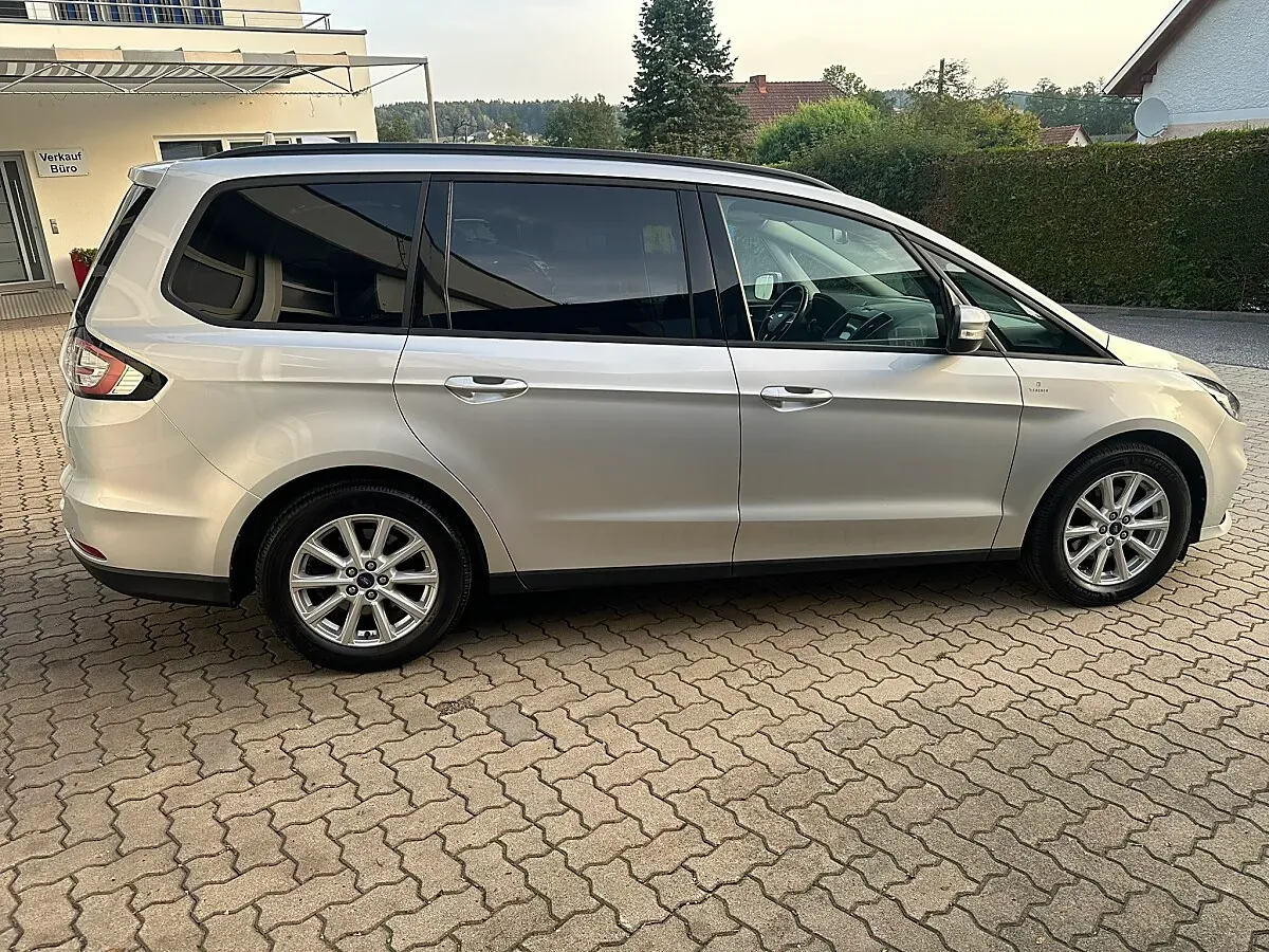 Ford Galaxy 2022 photo 3