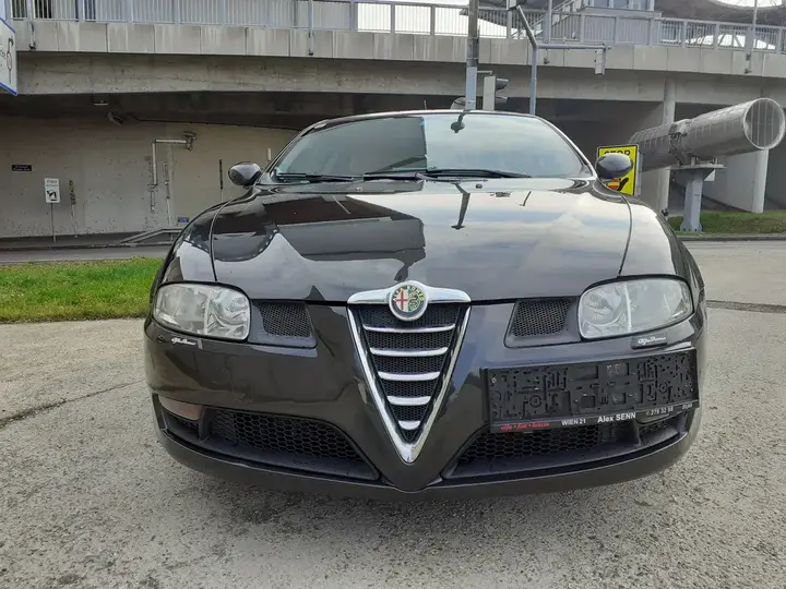 Alfa Romeo Gt 2006 photo 2