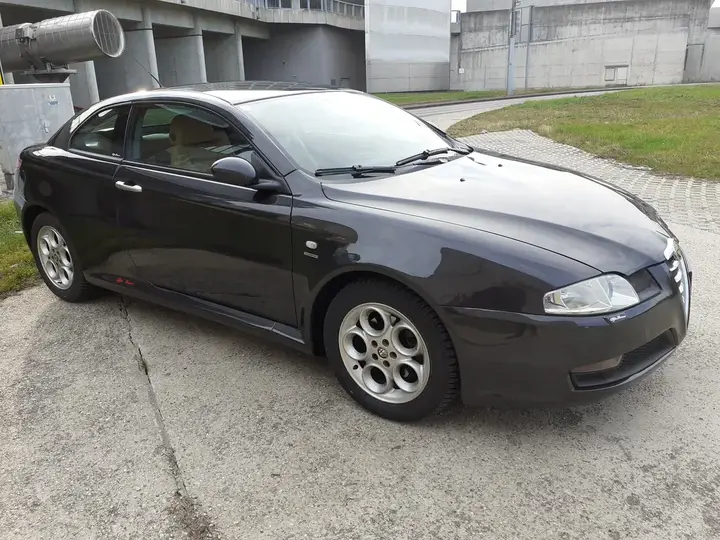 Alfa Romeo Gt 2006 photo 3
