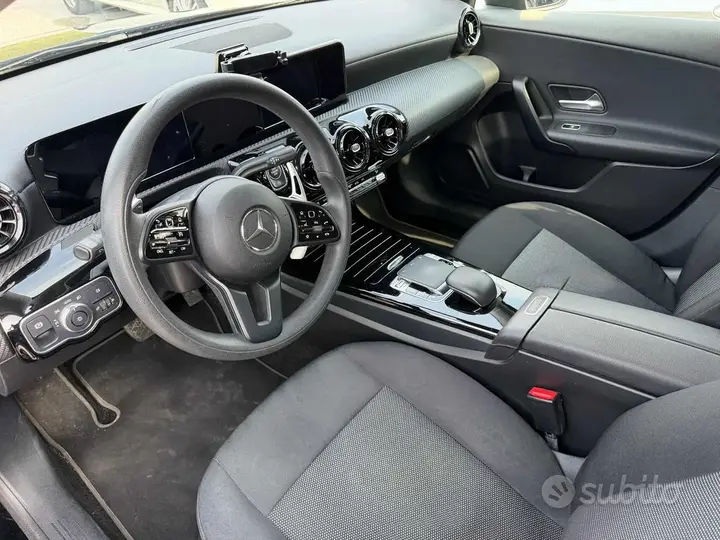 Mercedes-Benz A 180 2018 photo 5