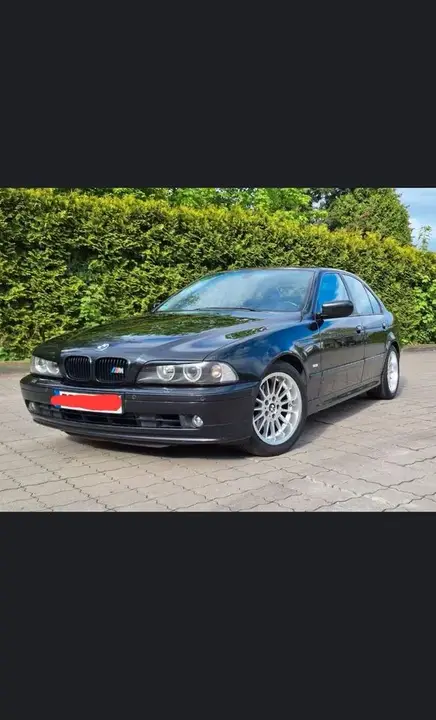BMW 520I