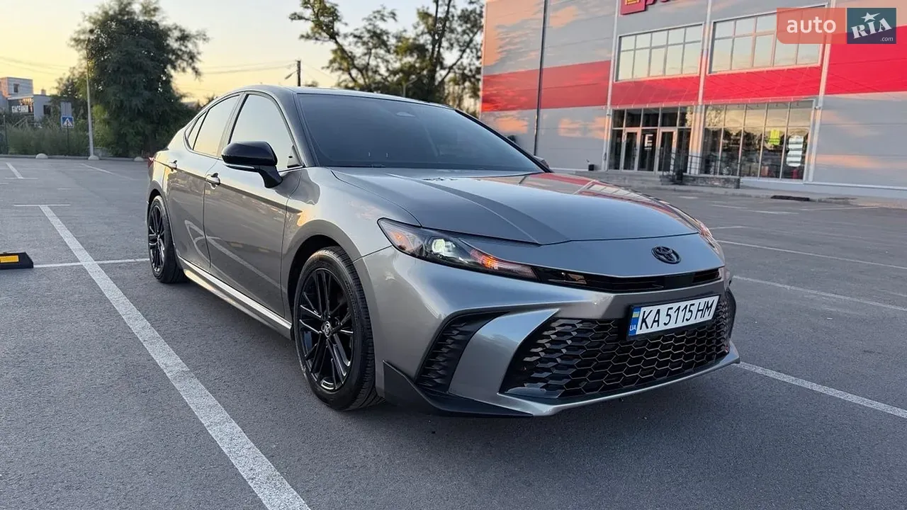 Toyota Camry 2025 photo 2