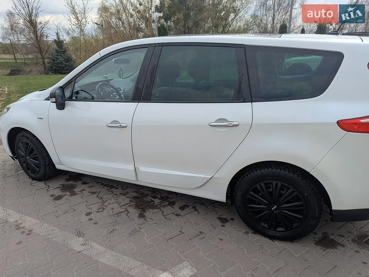 Renault Grand Scenic 2011 photo 4