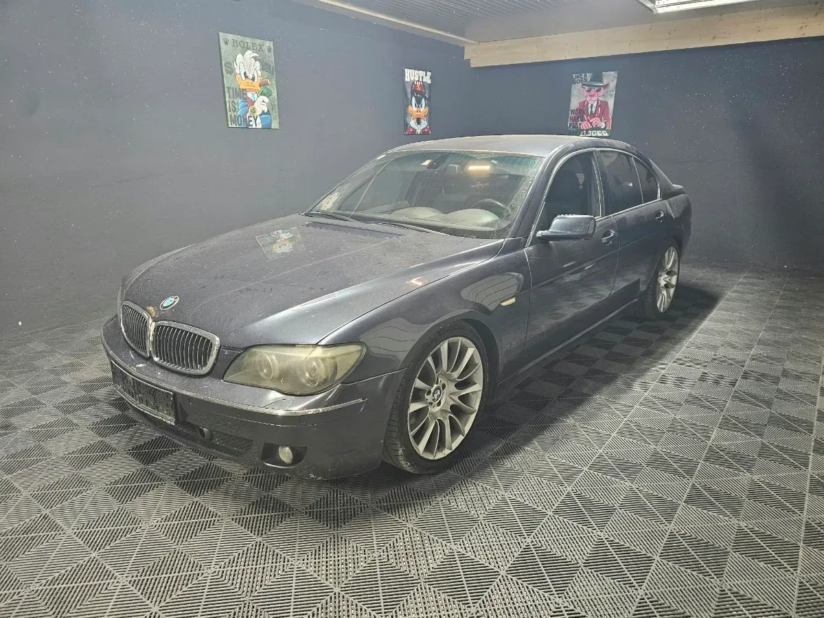 BMW 7 Series 2007 photo 2