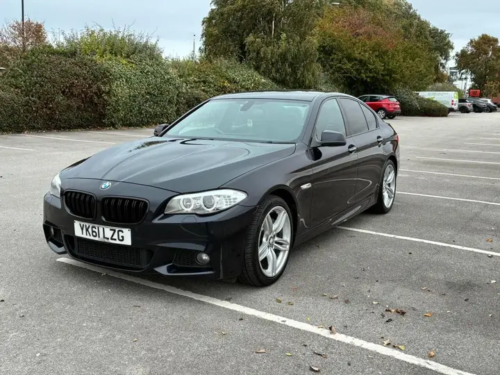 BMW 5 Series 2011 photo 2