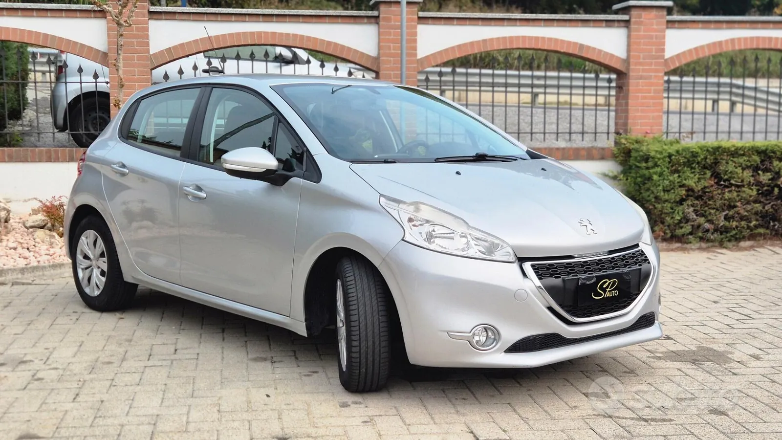 Peugeot 208 2013 photo 3