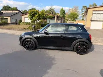 Mini One 2018 photo 2