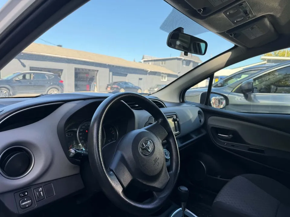 Toyota Yaris 2015 photo 3