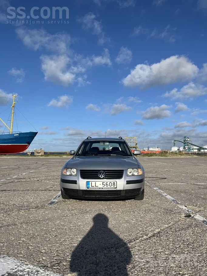 Volkswagen Passat 2003 photo 2
