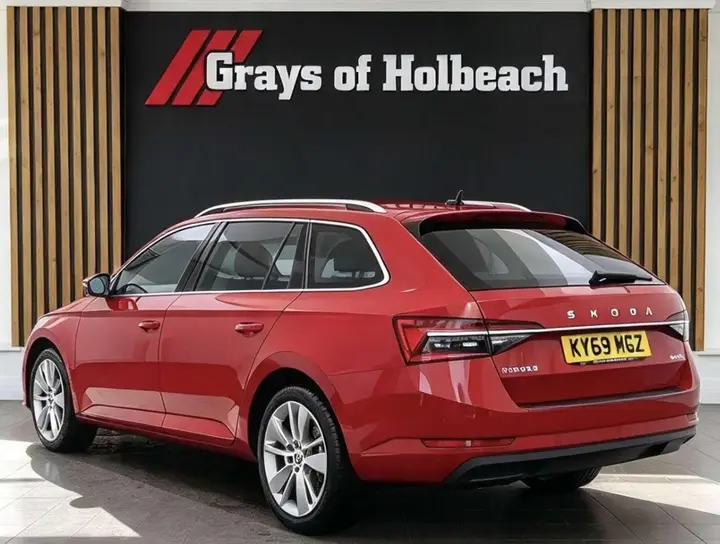Skoda Superb 2019 photo 5